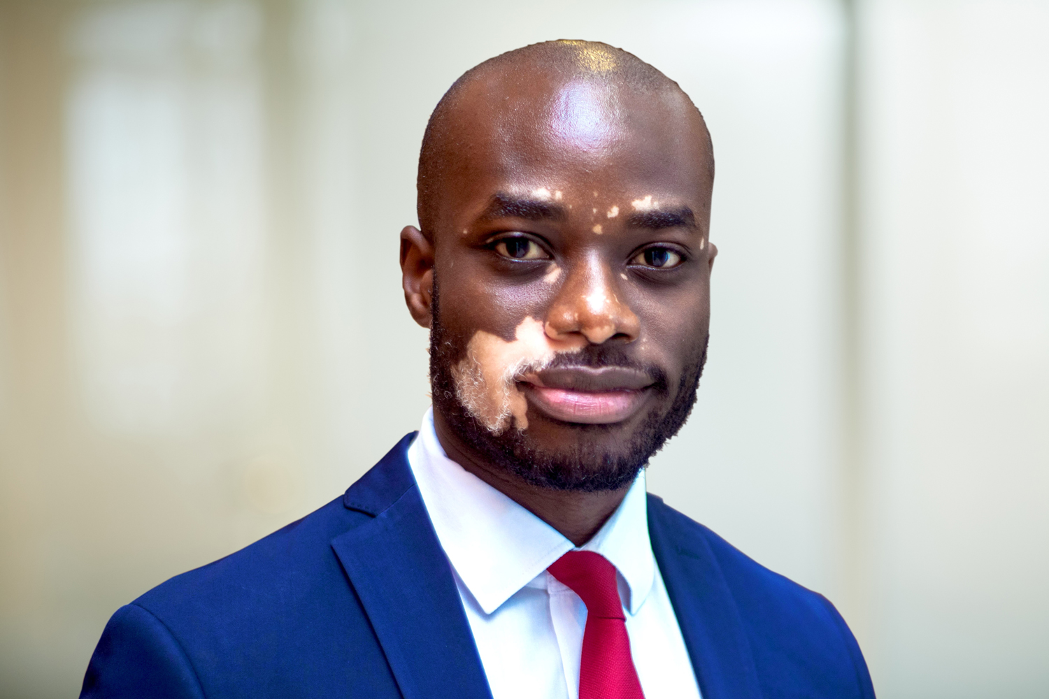 Portrait de Samuel DÉDÉ MBUYI, Avocat collaborateur du cabinet DALDEWOLF